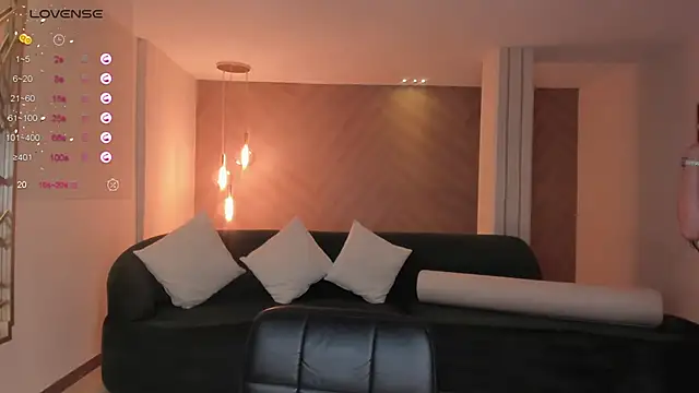 Snapshot of LilaWest chatting on January 29, 7:32 pm LilaWest online show from January 29, 7:32 pm