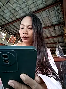 Snapshot of KinkyKit_May chatting on January 14, 9:35 am KinkyKit May online show from January 14, 9:35 am