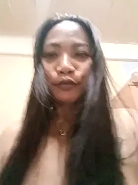 Snapshot of KinkyKit_May chatting on November 17, 8:31 am KinkyKit May online show from November 17, 8:31 am