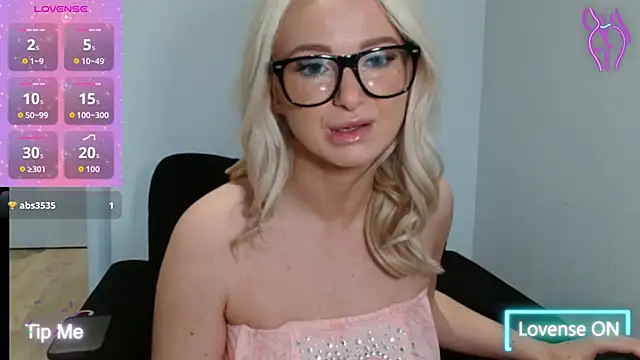 chelseablonde online show from November 13, 3:55 pm