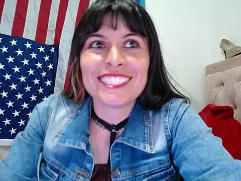 Snapshot of Alexandrasaenz chatting on June 15, 9:50 pm Alexandrasaenz online show from June 15, 9:50 pm