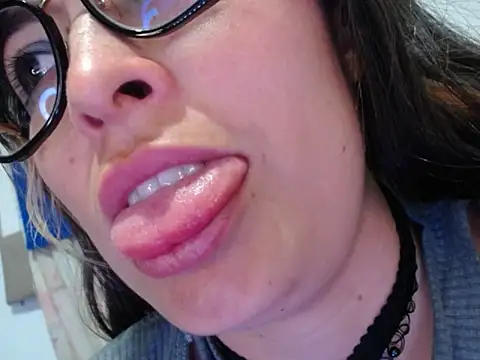 Snapshot of Alexandrasaenz chatting on July 4, 11:33 pm Alexandrasaenz online show from July 4, 11:33 pm