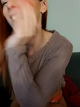 Snapshot of clara-francaise chatting on September 25, 6:55 pm clara-francaise online show from September 25, 6:55 pm