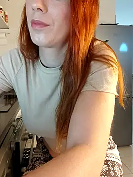 Snapshot of clara-francaise chatting on November 23, 3:45 pm clara-francaise online show from November 23, 3:45 pm