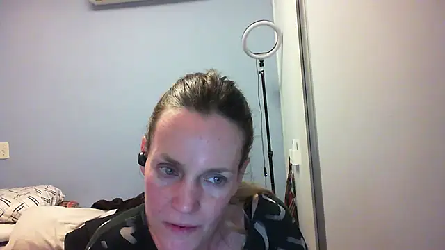 Annylove1 online show from November 3, 12:24 am