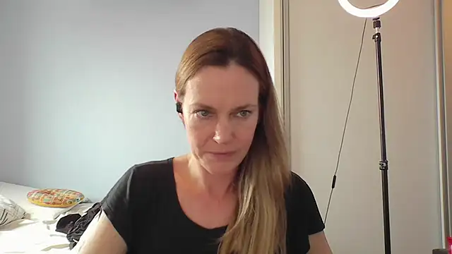 Annylove1 online show from December 1, 3:50 pm