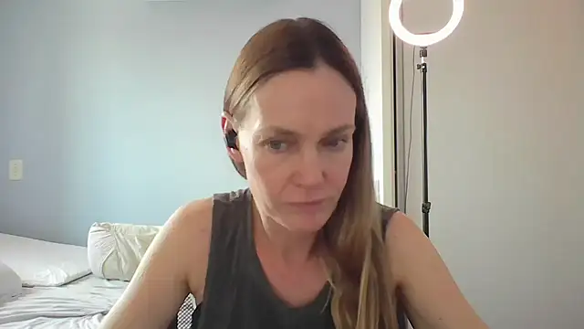 Annylove1 online show from December 22, 3:53 pm