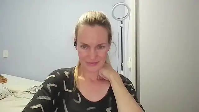 Annylove1 online show from February 9, 12:25 am