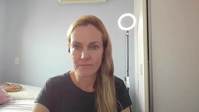 Annylove1 online show from April 29, 12:31 pm