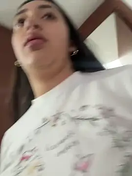 Snapshot of Hannahoff chatting on November 22, 7:13 pm Hannahoff online show from November 22, 7:13 pm