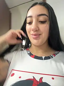 Snapshot of Hannahoff chatting on November 27, 8:11 pm Hannahoff online show from November 27, 8:11 pm