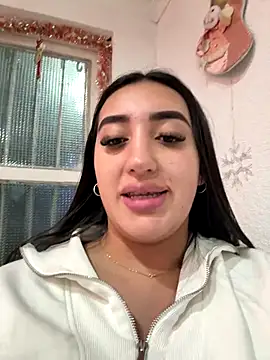 Snapshot of Hannahoff chatting on December 14, 4:29 am Hannahoff online show from December 14, 4:29 am