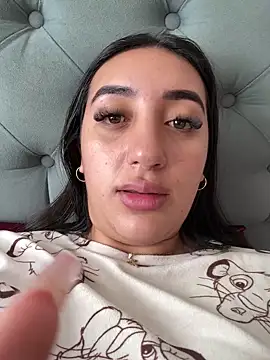 Snapshot of Hannahoff chatting on December 14, 6:12 pm Hannahoff online show from December 14, 6:12 pm