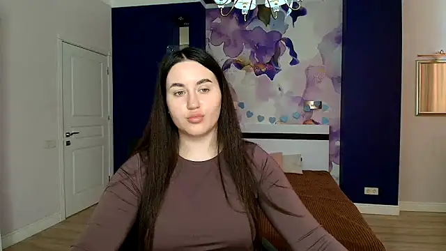 Roxie Bradley online show from March 11, 6:53 am