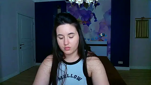 Roxie Bradley online show from March 14, 4:09 pm