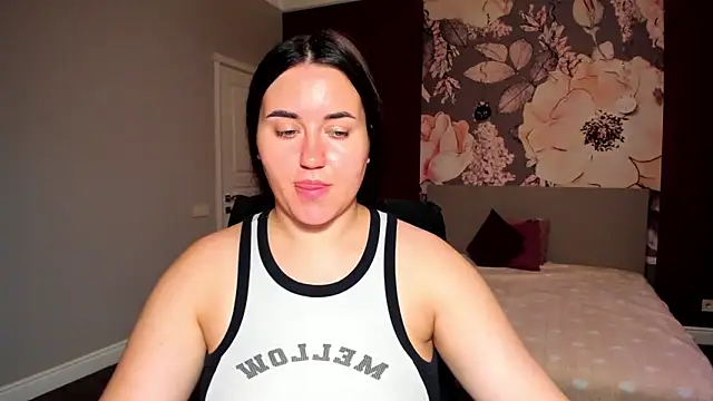 Roxie Bradley online show from September 12, 5:29 am