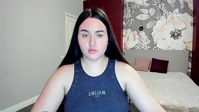 Roxie Bradley online show from February 9, 7:01 am