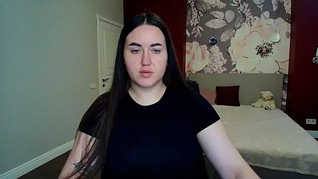 Roxie Bradley online show from July 14, 5:34 am