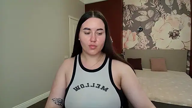 Roxie Bradley online show from July 24, 5:38 am