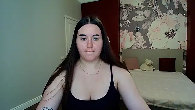 Roxie Bradley online show from July 29, 5:38 am