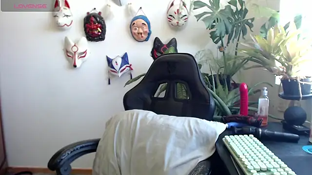 cat salo online show from February 27, 3:45 pm