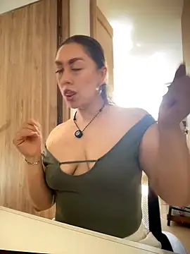 Im sophiie online show from June 14, 6:43 pm