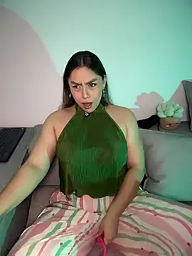 Im sophiie online show from July 19, 7:23 am