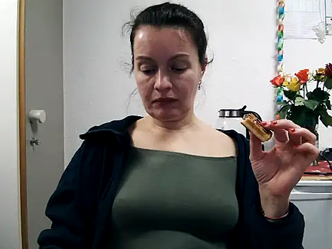 LoveNBloom online show from December 31, 8:45 pm