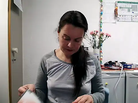 LoveNBloom online show from January 27, 6:20 pm