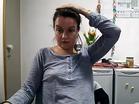 LoveNBloom online show from February 20, 8:14 pm