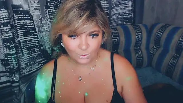 Snapshot of Malena_Mi chatting on December 1, 9:59 pm Malena Mi online show from December 1, 9:59 pm