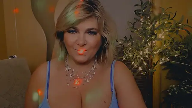 Snapshot of Malena_Mi chatting on November 30, 10:25 pm Malena Mi online show from November 30, 10:25 pm