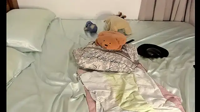 Snapshot of _yisela_ chatting on January 10, 4:12 am yisela online show from January 10, 4:12 am