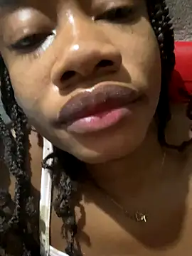 Snapshot of _yisela_ chatting on October 1, 12:49 am yisela online show from October 1, 12:49 am