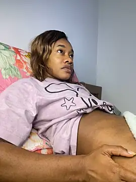 Snapshot of _yisela_ chatting on October 12, 1:37 am yisela online show from October 12, 1:37 am