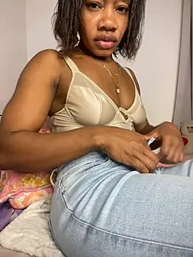  yisela  online show from June 24, 12:09 am