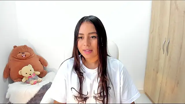 Snapshot of Ciara8 chatting on March 5, 8:16 pm Ciara8 online show from March 5, 8:16 pm