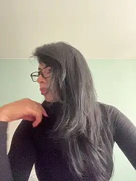 Miaparkerss  online show from April 28, 5:07 pm