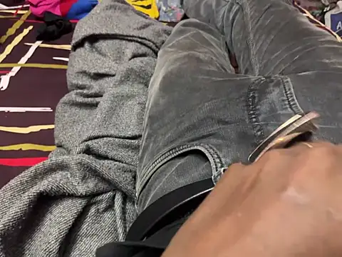 Snapshot of zeus_3241 chatting on January 14, 10:03 pm zeus 3241 online show from January 14, 10:03 pm