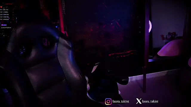 Laura takint online show from March 15, 9:10 pm