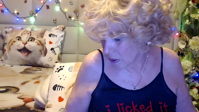HappyWomanOn online show from April 2, 6:49 pm