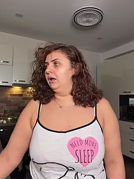 Snapshot of AnneKane chatting on December 14, 5:24 am AnneKane online show from December 14, 5:24 am