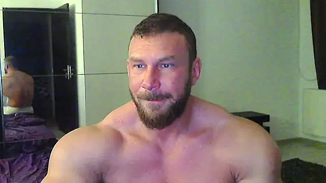 muscularkevin online show from April 17, 3:31 am