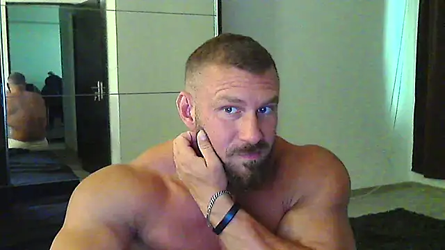 muscularkevin online show from July 1, 1:13 pm
