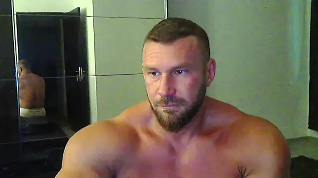 muscularkevin online show from July 4, 3:35 am