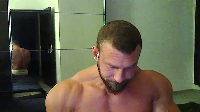 muscularkevin online show from July 16, 3:01 am