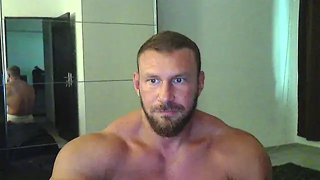 muscularkevin online show from July 30, 1:10 pm