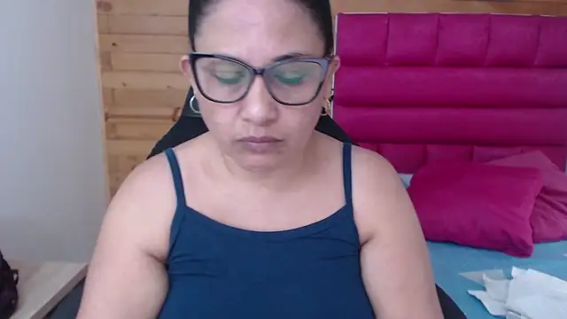 Snapshot of Katha_Marck chatting on December 24, 3:37 pm Katha Marck online show from December 24, 3:37 pm