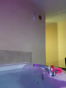 Hotredheadandtoungelasher online show from October 21, 10:38 am