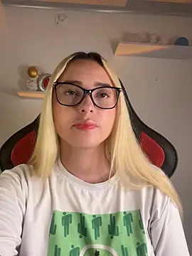 Irisweet  online show from March 17, 11:32 pm